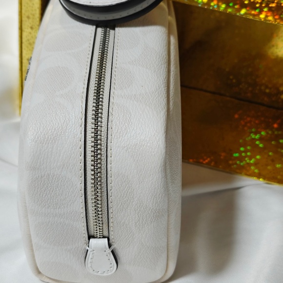 COACH BOXED BOXY COSMETIC CASE & MIRROR BAG CHARM IN SIGNATURE CANVAS WITH TRAIN - Picture 6 of 8